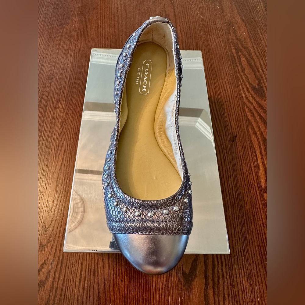 COACH!🤩Delia-leather studded flats/metallic pewter/size-6.5 B